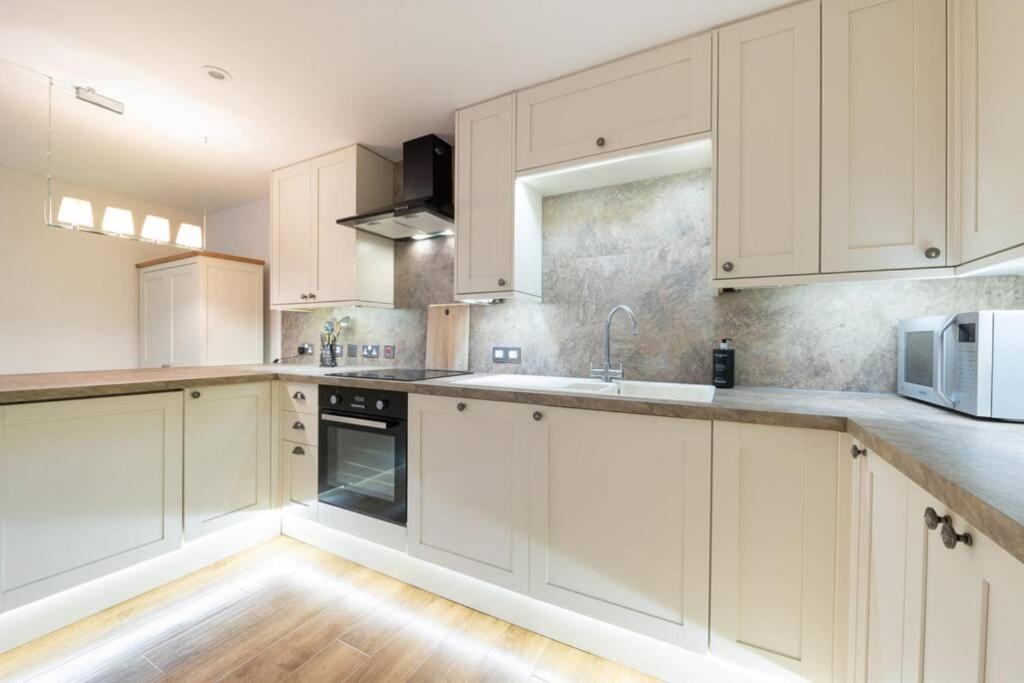 Burlington Place, Shrewsbury. 2 Bedroom, Private Parking, 5 Minutes From Town Dış mekan fotoğraf